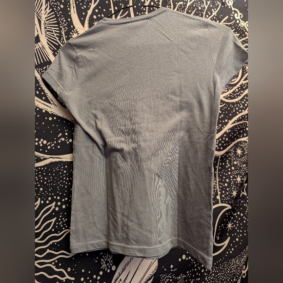 🏴☠️ Vintage Hot Topic Pirates of the Caribbean Tee (Size Small) 🦜 - Picture 5 of 7